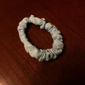 Old Navy scrunchie